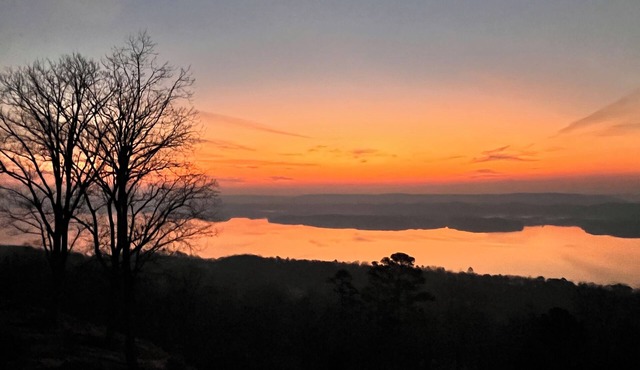 Liberty Lodge - 1 Bedroom + Loft space is perfect for outdoor enthusiasts.