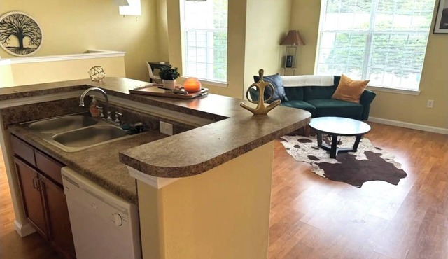 Located in the heart of Madison City, minutes away from all major attractions,