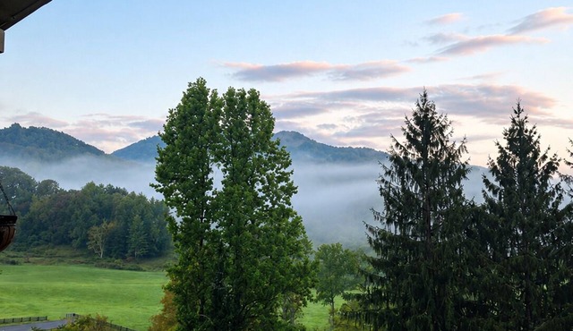 Lux Smokey Mtn w/Long-Range View/Hot Tub/Sauna