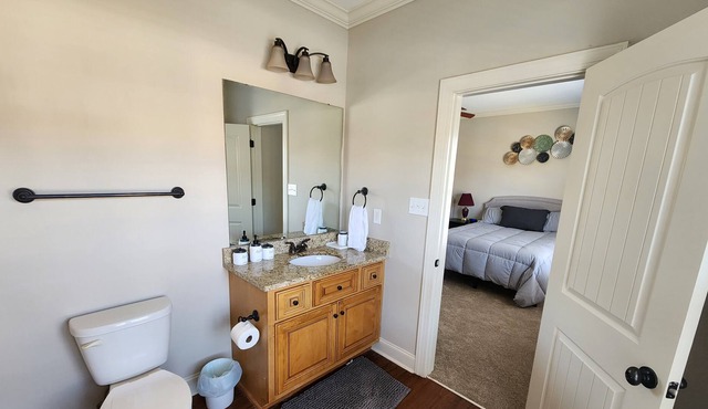LUXE TOWNHOME IN GATED COMMUNITY