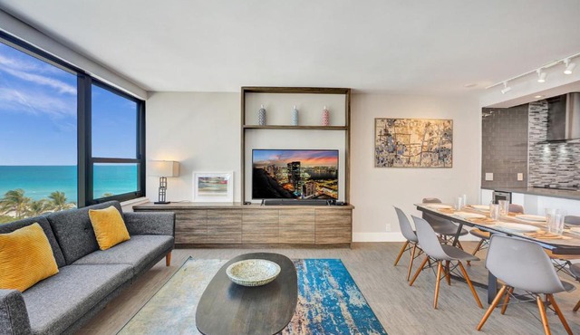 Luxury Condo with Resort Amenities Pools Gym and Sauna 804