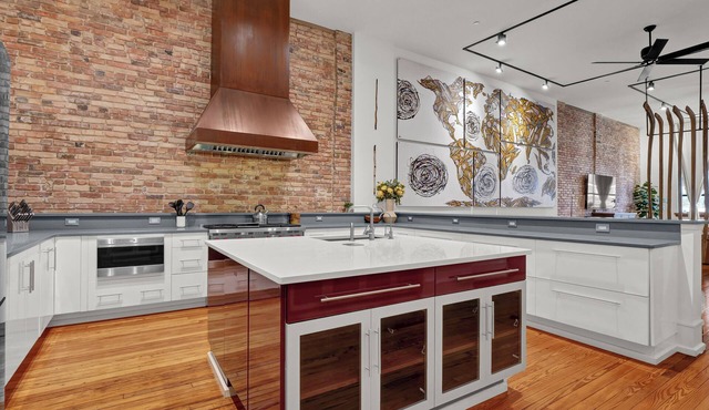 Luxury Downtown 2BR/2BA Penthouse with Two Suites, Pool Table & Jacuzzi Tub in Wilmington