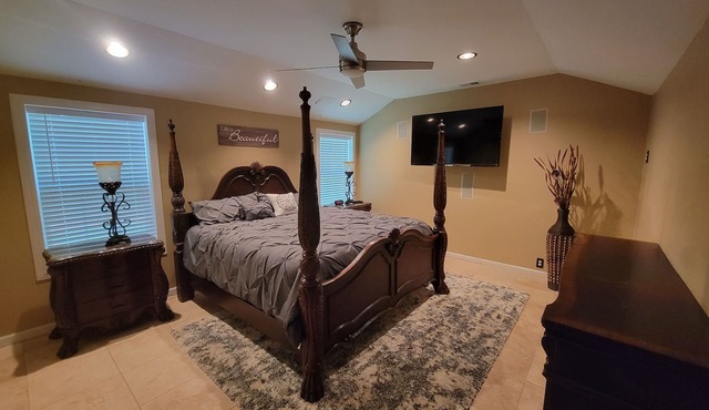 Luxury Executive Villa Retreat-Sleeps 18-20 PPL