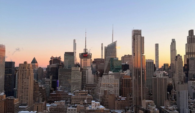 Luxury High-Rise with Panoramic NYC Views