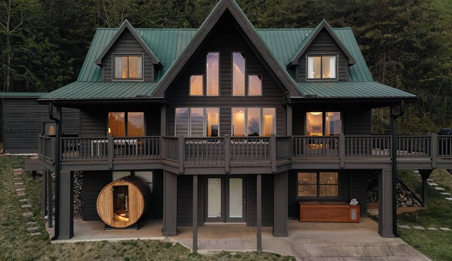 Luxury Log Cabin Retreat – Hot Tub, Sauna, Cold Plunge, Gym & Mountain Views