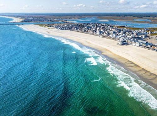 Luxury Suite in the Heart of Hamptons South Beach! in Hampton