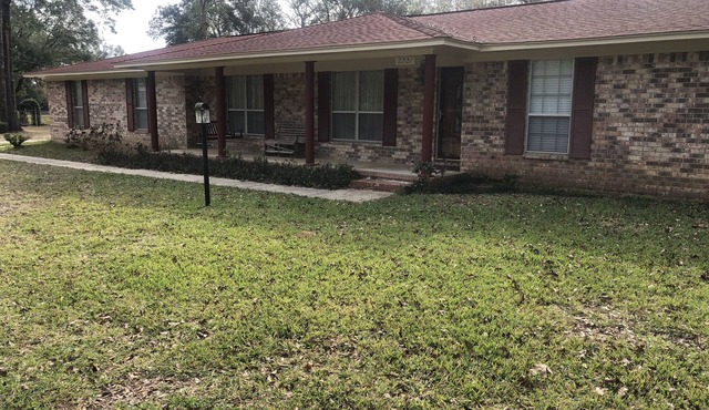 Mama's House has a Garage & Sparkling Clean. 4 bedrooms 3 baths. sleeps 8