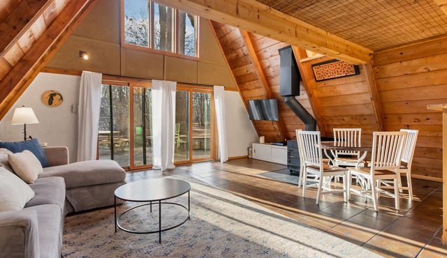 Maple Haven, A-frame cabin, Beach Access