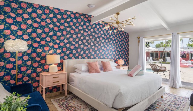 Marilyn Suite · Dog-Friendly Yard, Palm Springs in Palm Springs