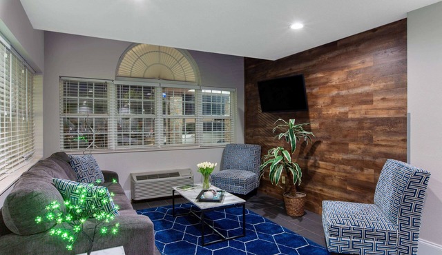 Microtel Inn & Suites by Wyndham Augusta/Riverwatch