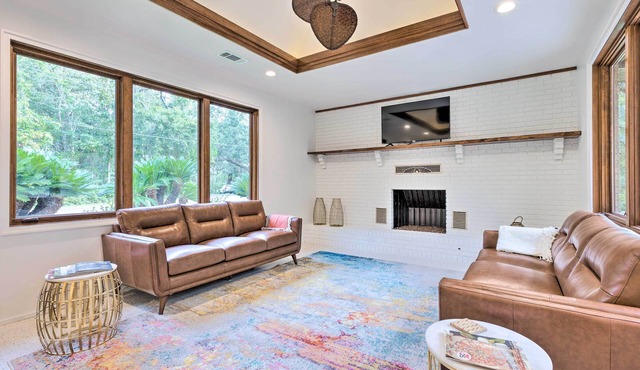 Mid-Century Dream Home < Half-Mile to Beach!