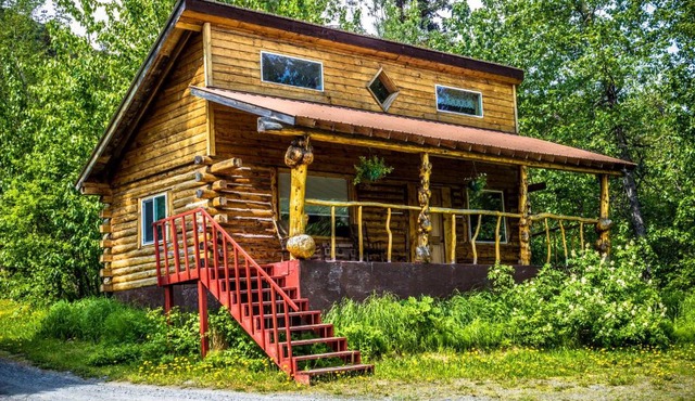Midnight Sun Log Cabins in Moose Pass
