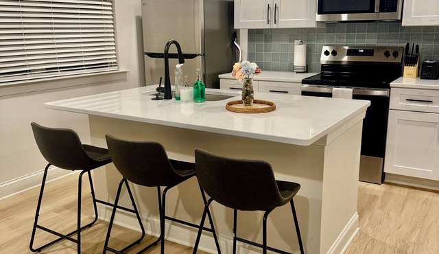 Modern 3-bedroom building in welcoming Charlotte with cool AC