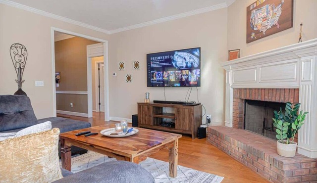 Modern Columbus Military stay w/Grill & Games