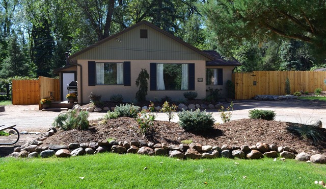 Modern, Fresh and Beautiful 2 Bedroom Cottage! in Colorado Springs