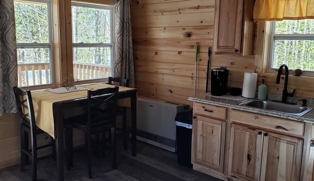 Moose Cabin: Charming 2-bedroom cabin with WiFi, AC in relaxing Sebec in Sebec