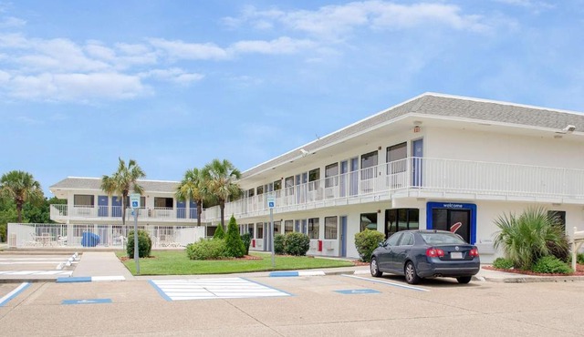 Motel 6 Gulfport, MS Airport