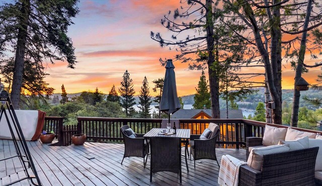Mountain Cabin Lake Views + Hot Tub + Fire Pit | Emerald Overlook