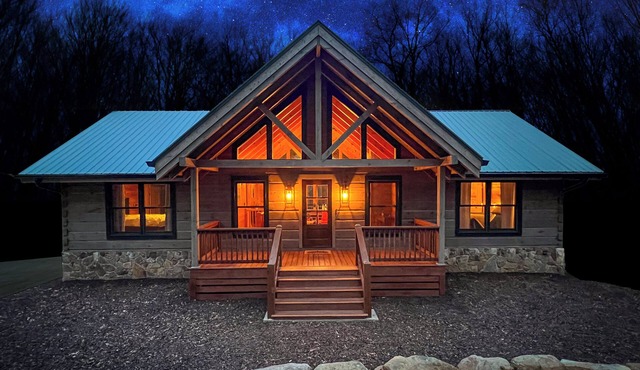 Mountain Hideaway - Hot Tub, Fire Pit, Close to Town in Ellijay