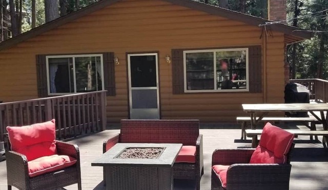 Mountain Life On Deck: Old School & Dog Friendly in Arnold