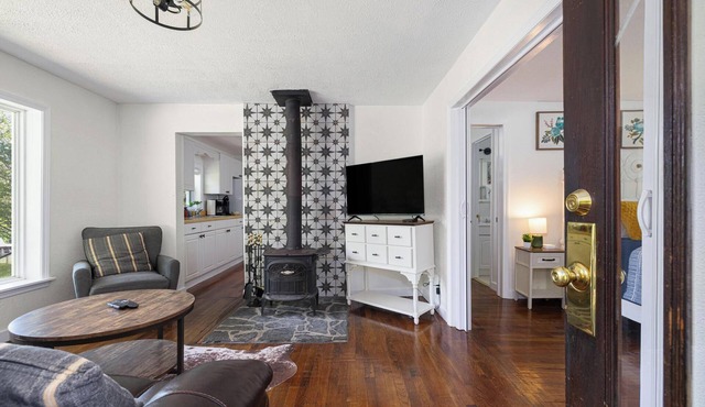 Mountain View Cottage | Near Roan Mountain Park