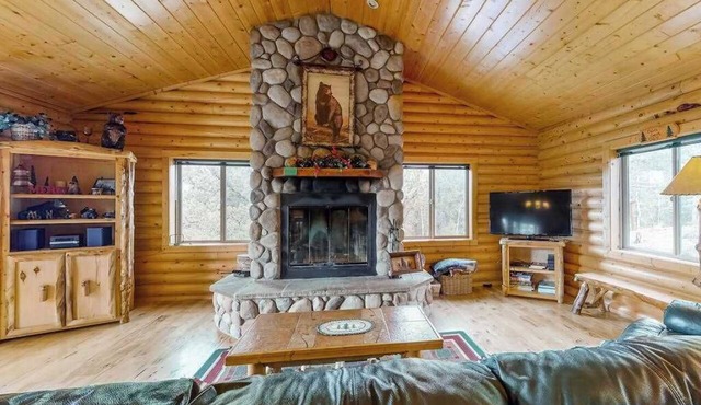 Mountain-View Home Hot Tub & Fireplace