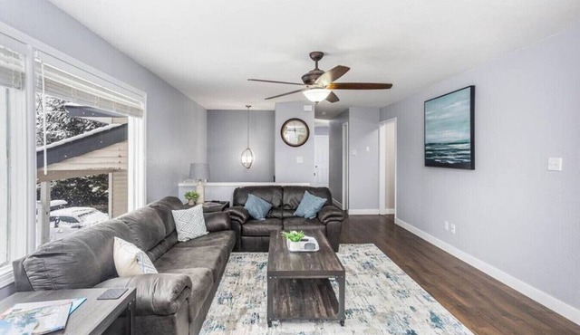 MountainView Getaway - Spacious Home, Sleeps 11 in Seward