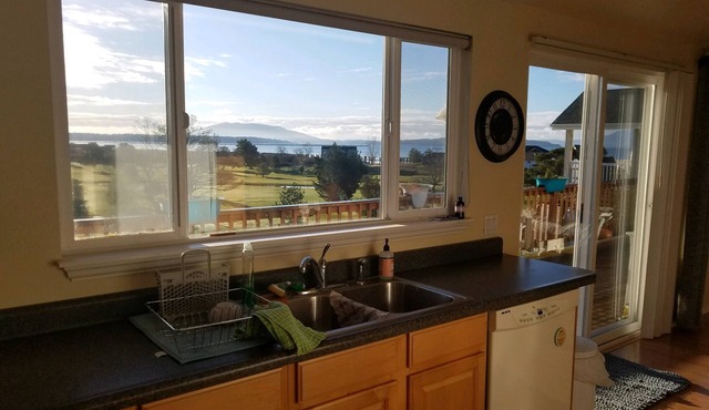 Mt Baker, San Juans, WWU, Sea to Ski race, Canada, Golf, Refineries, 2 Bd/2 bth