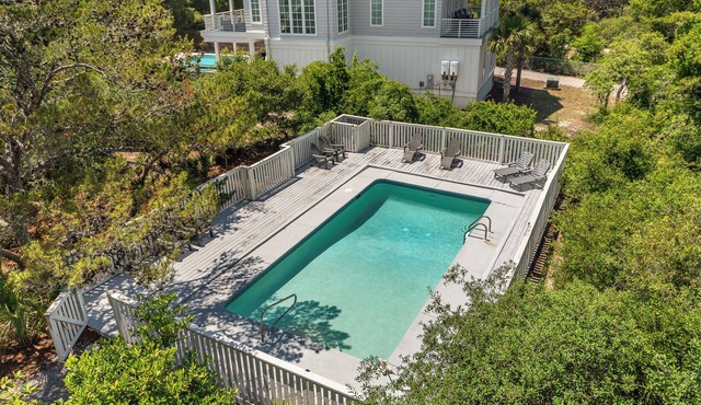 Mystic Hideaway 7 BR + Private Pool & Pet Friendly