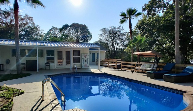 Nature Coast's Gem. Private Pool Home Pet friendly! in Crystal River