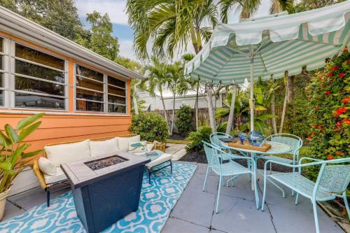 Near Concerts & Transit! Historic Hot Tub Cottage