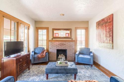 NEW Beautiful Riverside cottage 2 BEDROOM HOME in Riverside