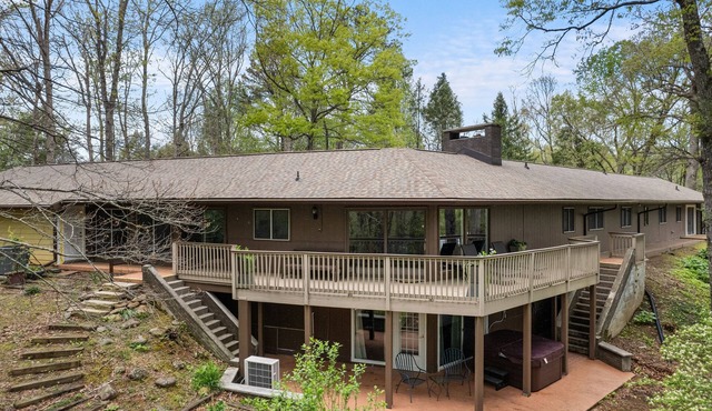 NEW! Cosby Mountain Lodge 4-Bedroom Home