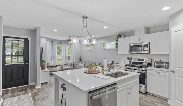 New! Cozy and quiet cottage style home; conveniently located