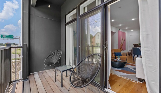 New listing 3BD/3BA Nashville condo minutes from Broadway and Nissan stadium in nashville
