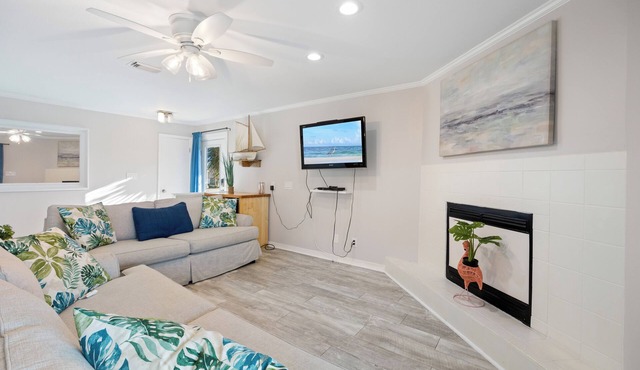 New Waterfront Listing! Lots Of Room & The Gulf Is Only Steps Away!