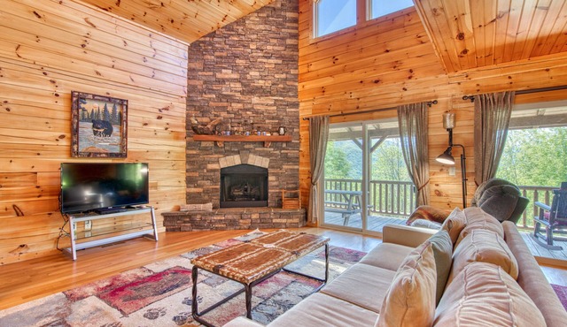 Newly Furnished Mountain Cabin and Cottage with Spectacular Views