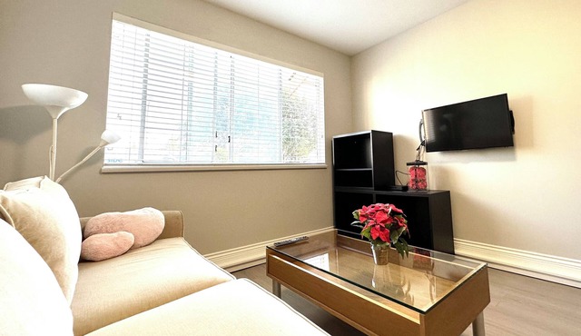 Newly renovated 2B1B Private Suite in Ladner in Delta