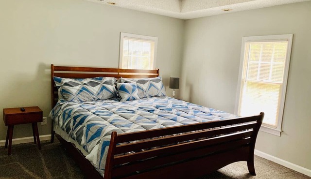 Newly Renovated College Park Home, Private Yard, Office, WiFi & Pet Friendly!