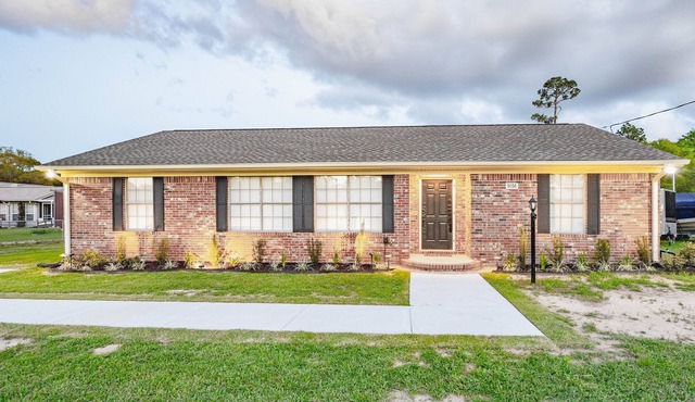 Newly renovated house near beautiful sandy beaches