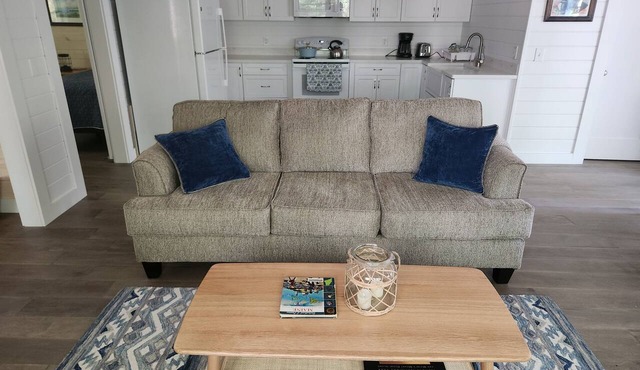 Newly renovated waterfront cottage with spectacular sunset views in Sullivan