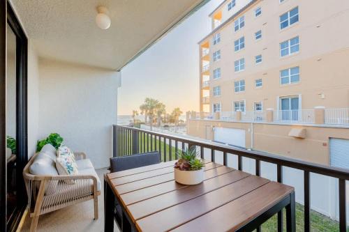 Ocean Pool view I Beach front I Near Flagler 2BR
