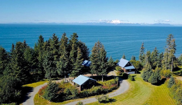 Ocean-view Cabins on the Anchor Point Bluff in Anchor Point