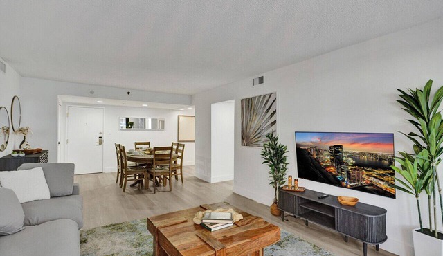 Ocean View Serenity Condo/Beach Service/915
