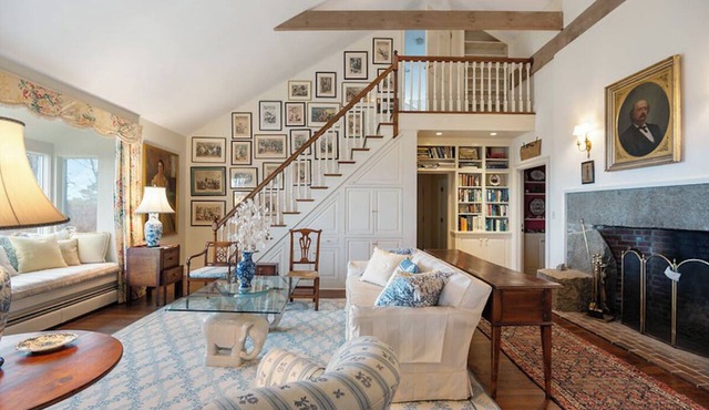 Oceanfront Escape: Beach Access on Private Estate in Gloucester