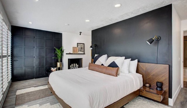 Off-Broadway Boho Modern 3BR King Suite Huge Yard + Treehouse Near River & Downtown in Boise