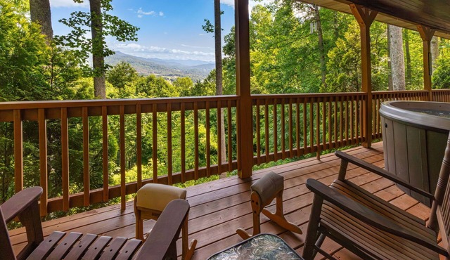 On Mountain Time -Secluded 2BR, 2BA Log Cabin, HT