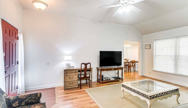 One family 3-bedroom FULL HOUSE with 2 car garage in Brunswick, GA