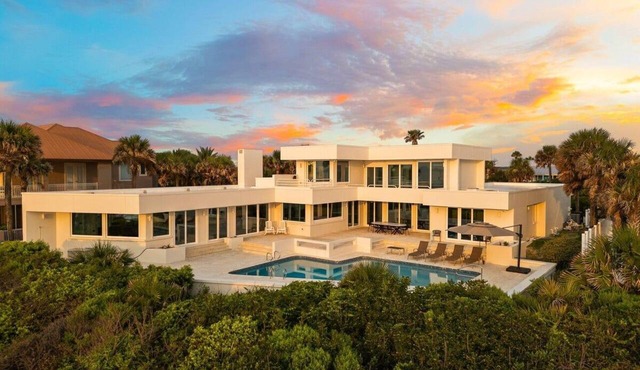 Panoramic Paradise I Luxury Beachfront Estate & Boardwalk to the Beach in Saint Augustine