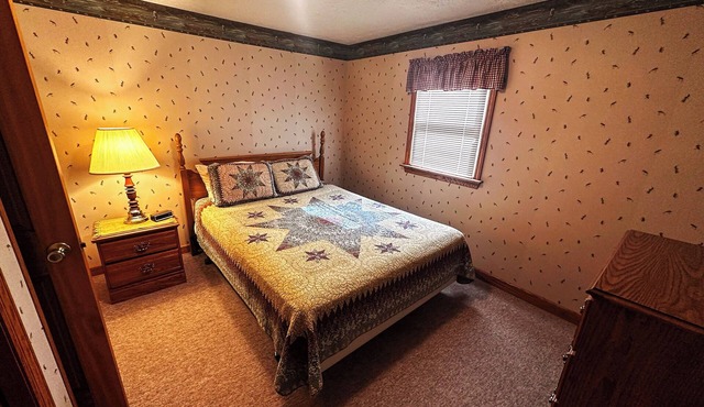 Panoramic Paradise Cottage - Stunning View of Seneca Rocks from Porch in Seneca Rocks